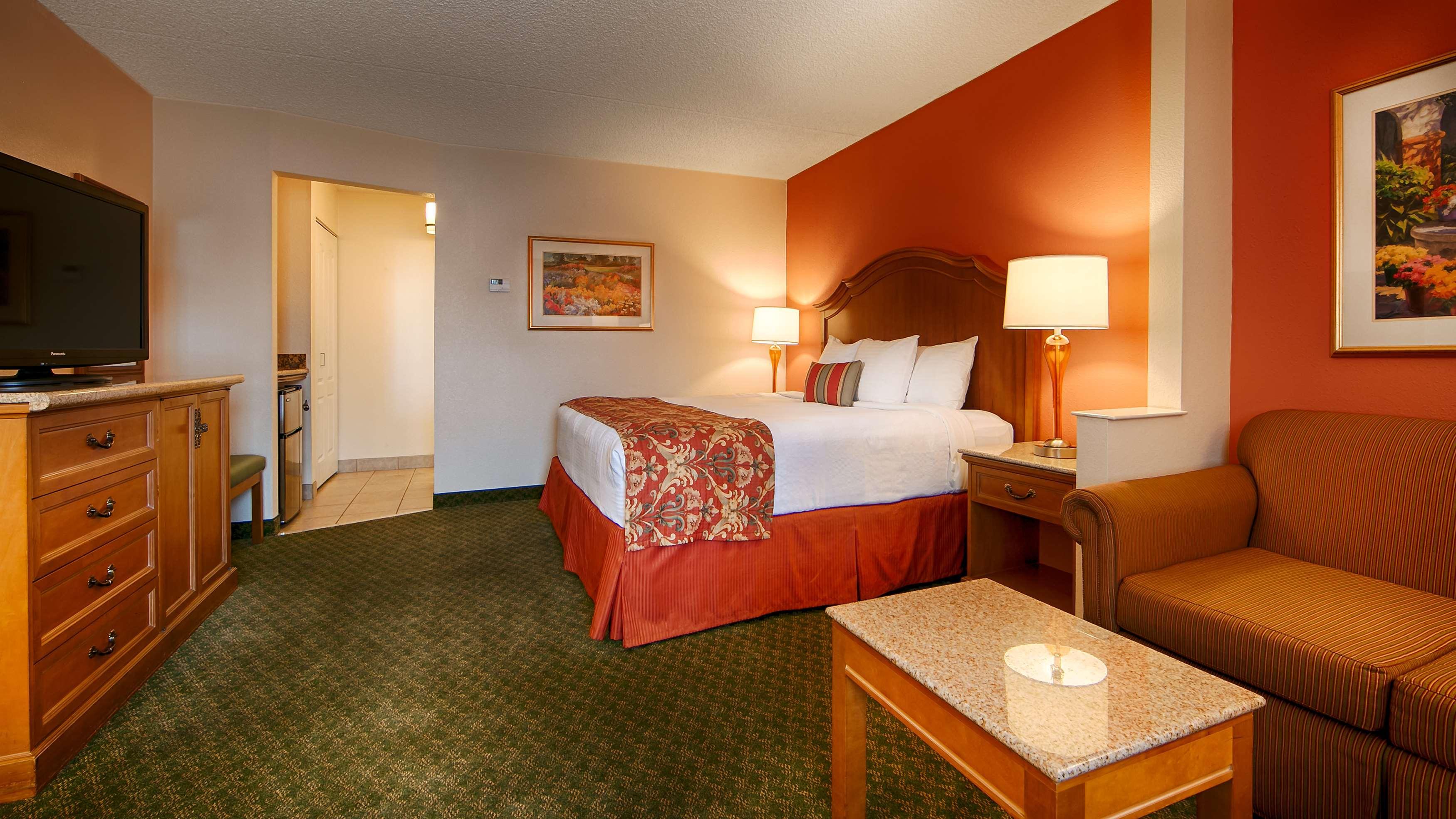 Best Western Plus A Wayfarer'S Inn & Suites Кингман Екстериор снимка