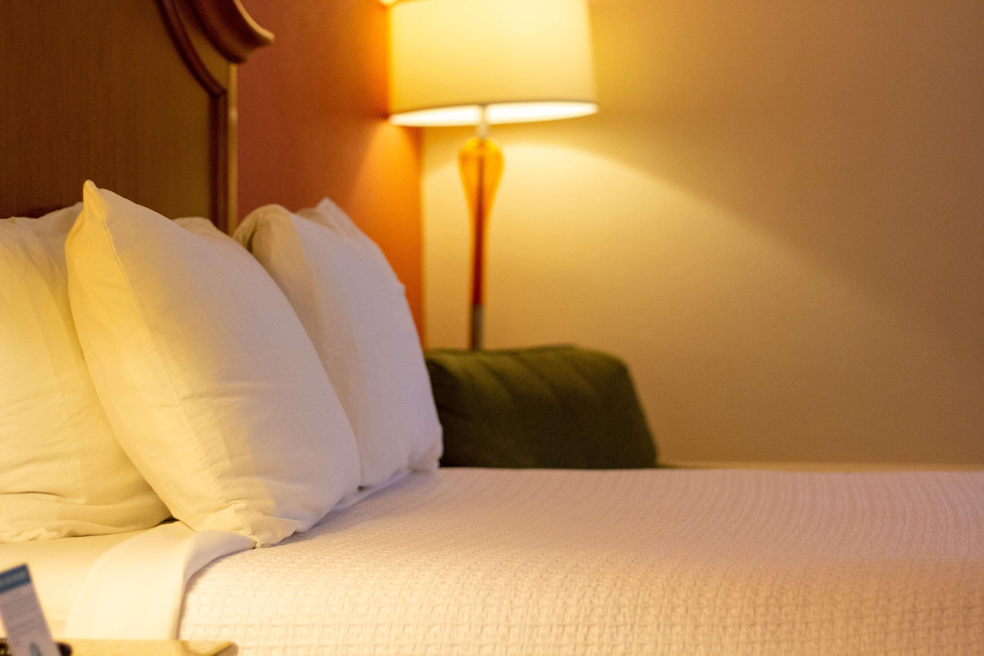 Best Western Plus A Wayfarer'S Inn & Suites Кингман Екстериор снимка