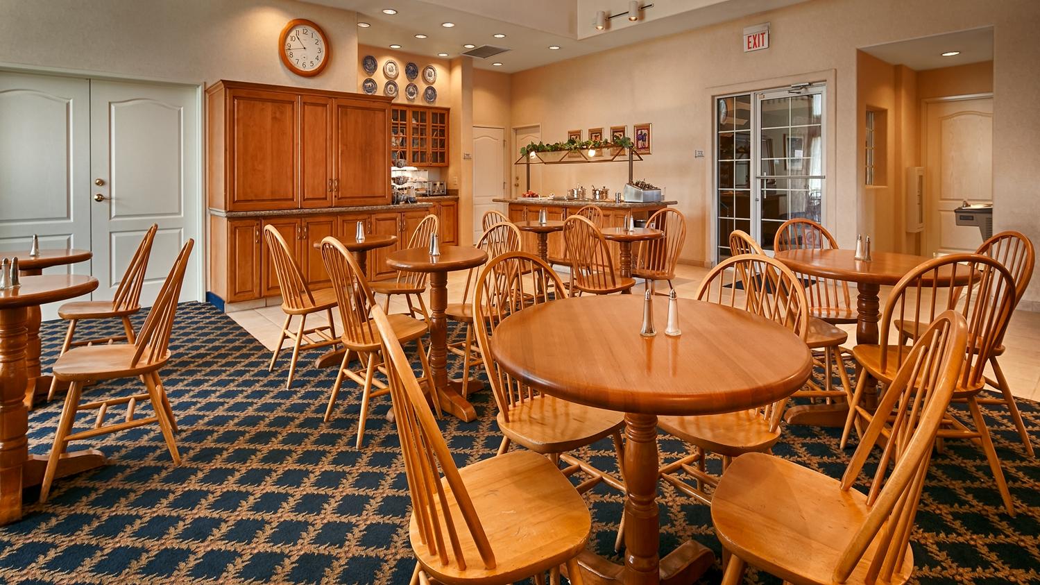 Best Western Plus A Wayfarer'S Inn & Suites Кингман Екстериор снимка