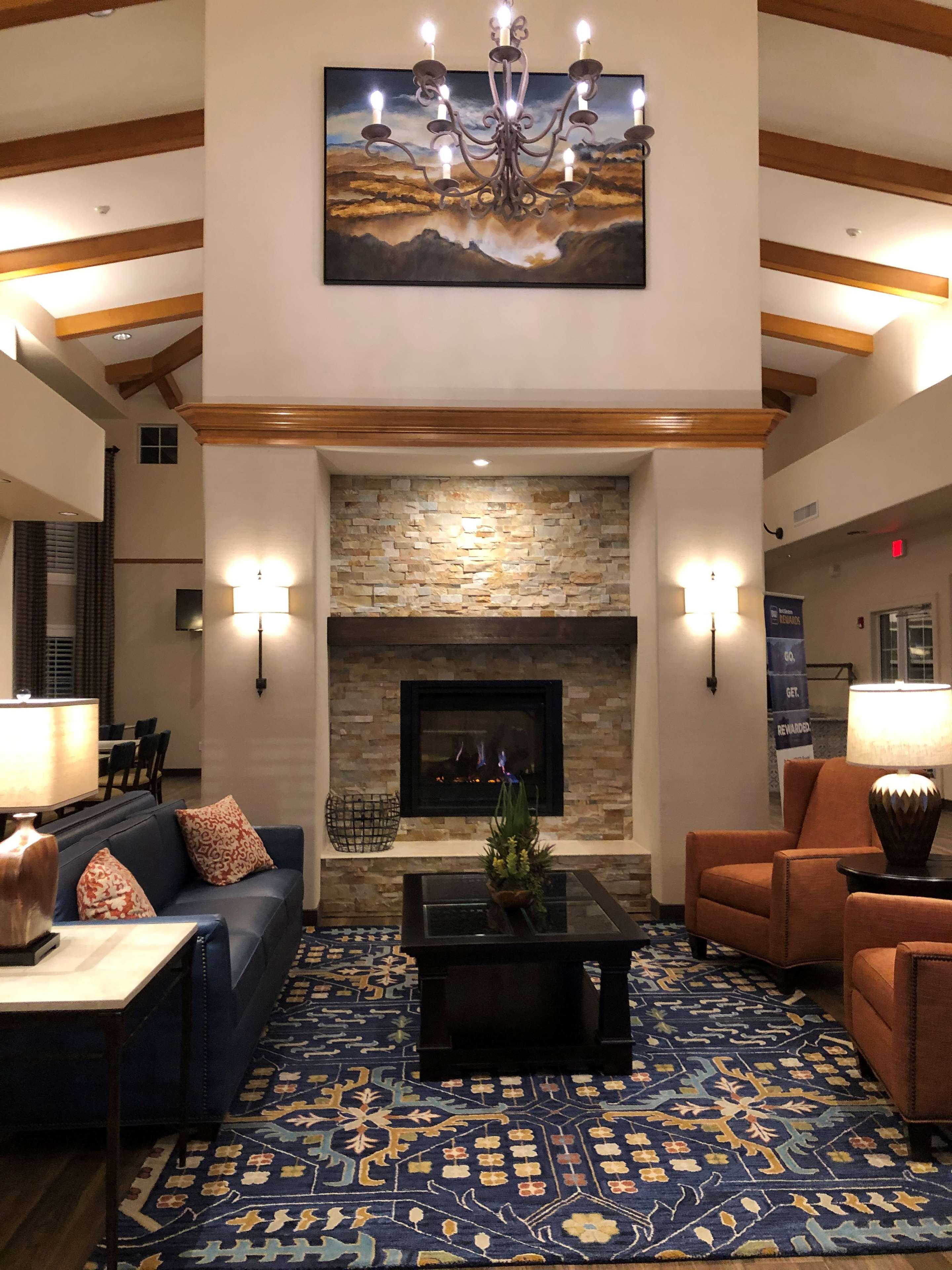 Best Western Plus A Wayfarer'S Inn & Suites Кингман Екстериор снимка