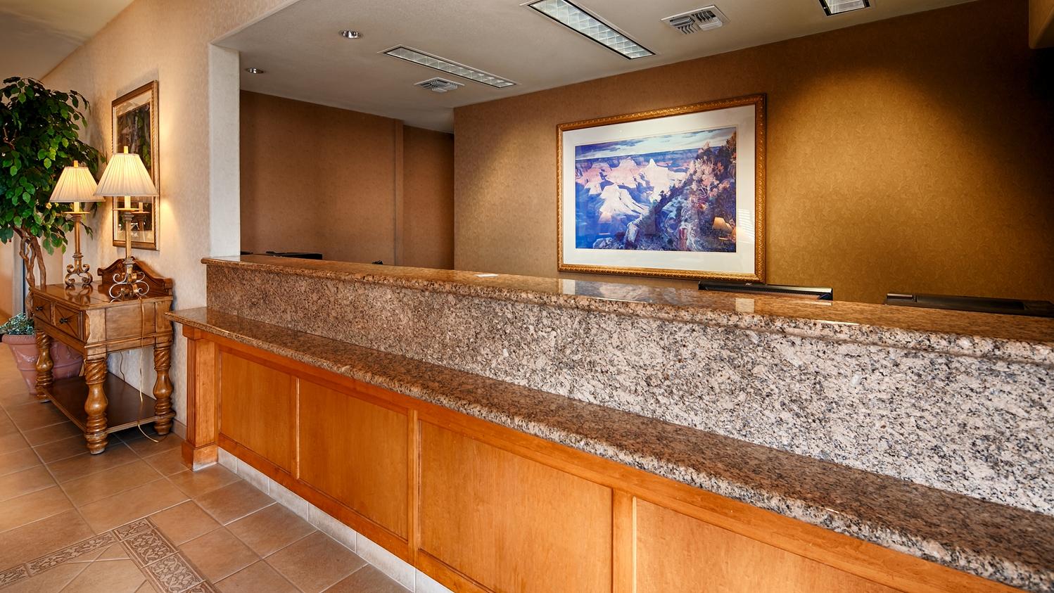 Best Western Plus A Wayfarer'S Inn & Suites Кингман Екстериор снимка