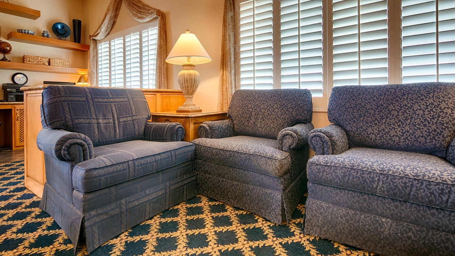 Best Western Plus A Wayfarer'S Inn & Suites Кингман Екстериор снимка