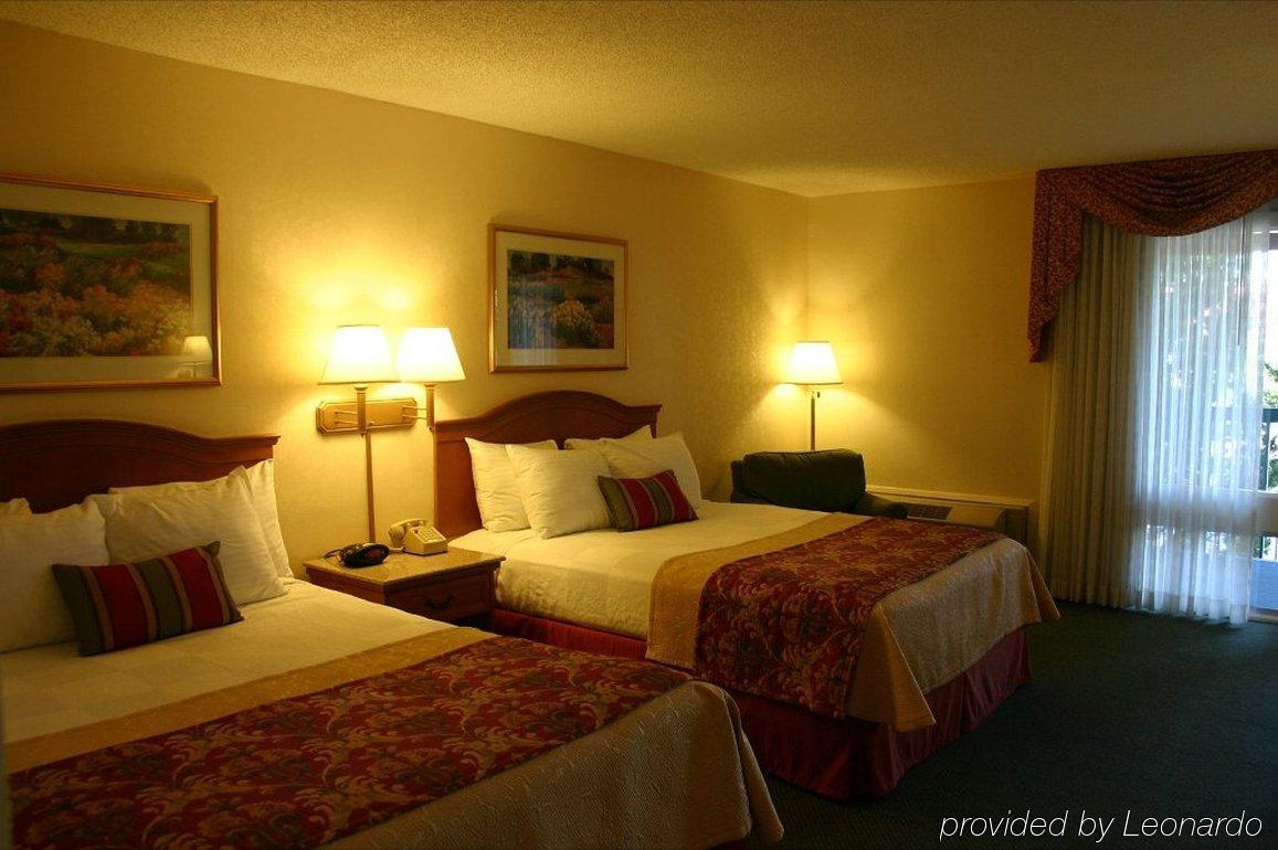 Best Western Plus A Wayfarer'S Inn & Suites Кингман Стая снимка