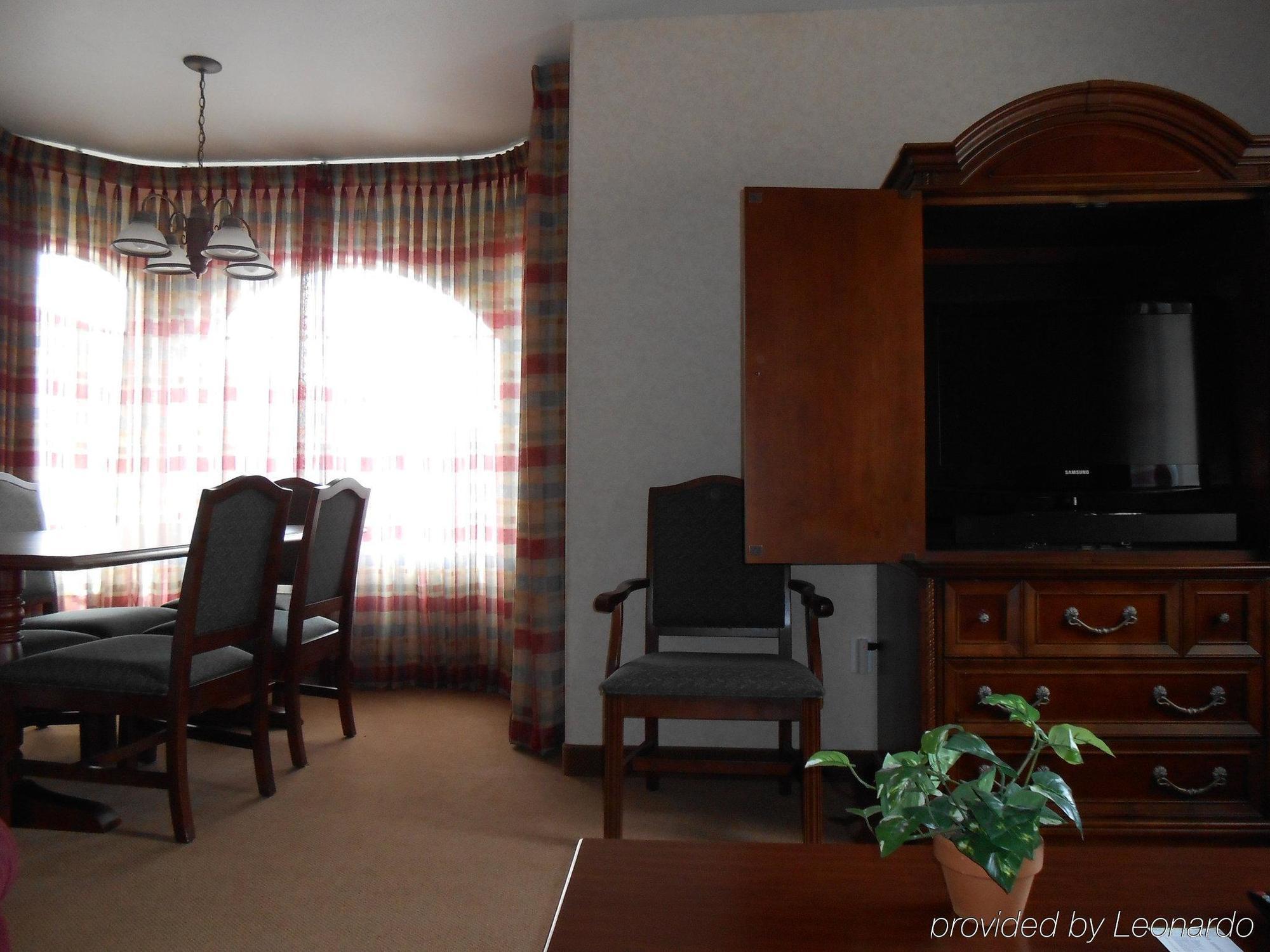 Best Western Plus A Wayfarer'S Inn & Suites Кингман Стая снимка